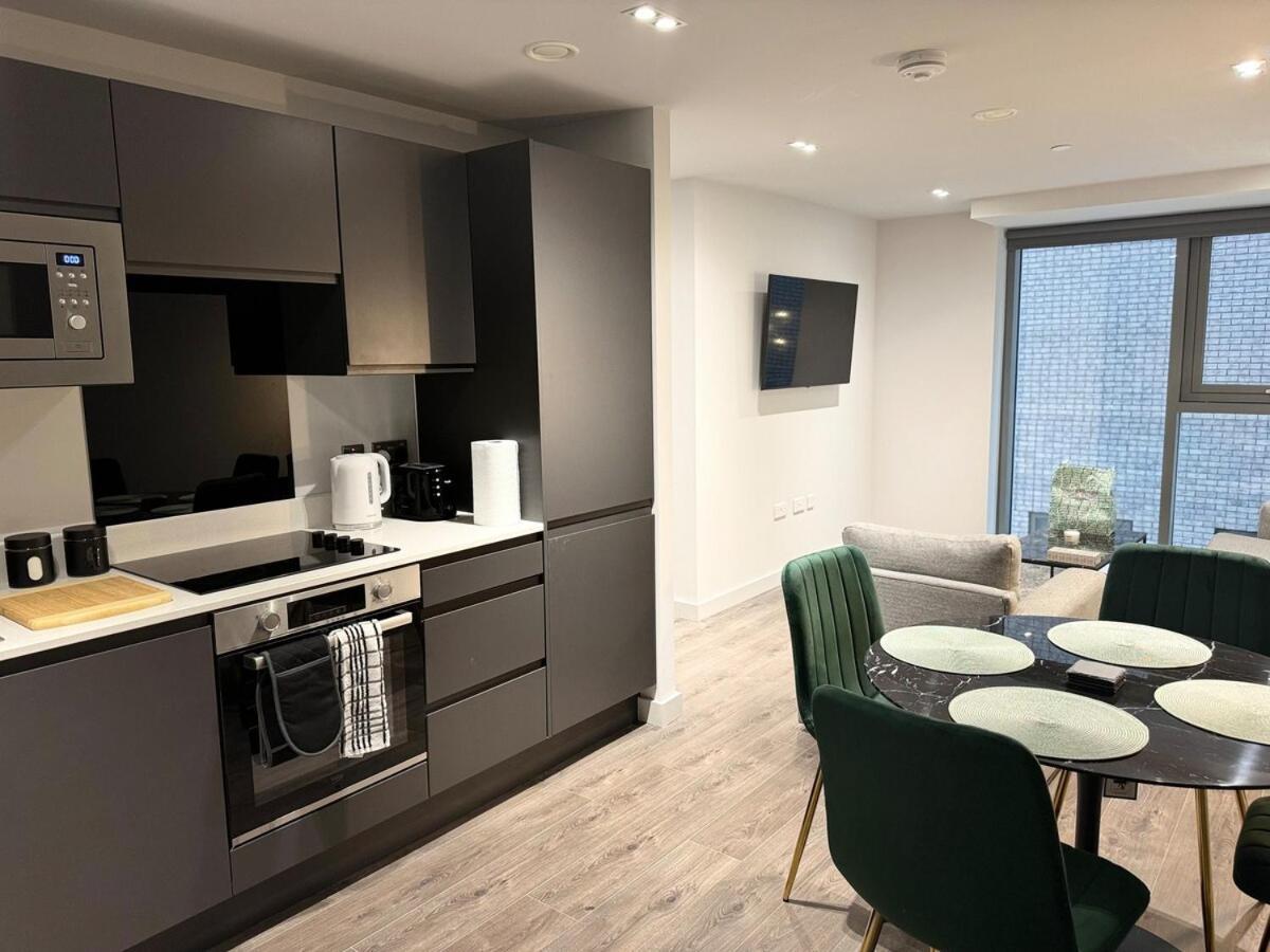 Modern 2-bedroom In Heart Of *