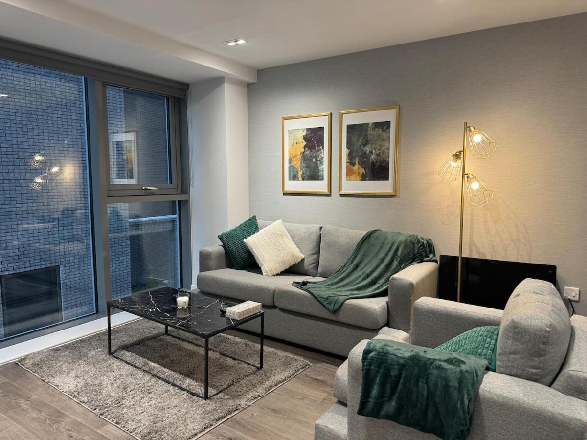 Modern 2-bedroom In Heart Of Apartment *