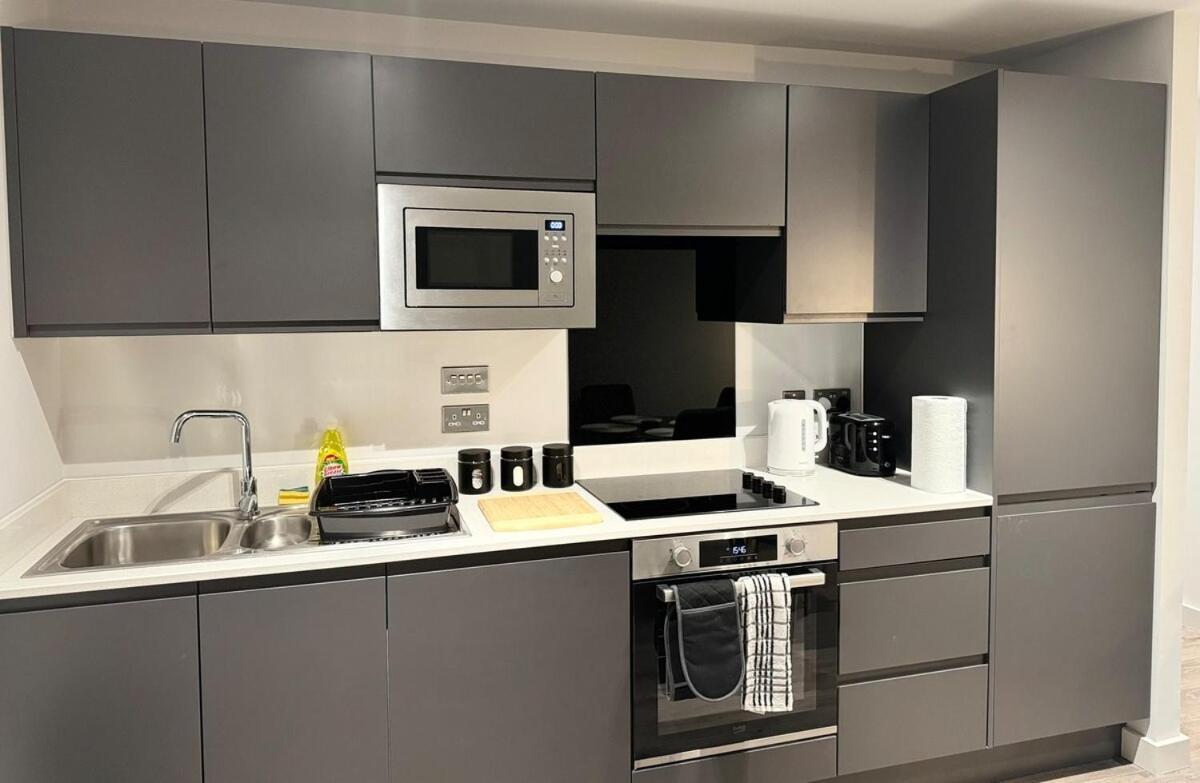 Modern 2-bedroom In Heart Of *